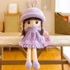LEAN TOYS kangasnukke pehmeä pehmolelu violetti mekko röyhelöillä 45 cm