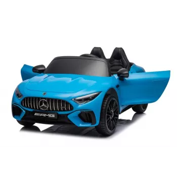 auto akulla Mercedes AMG SL63 sininen maalattu
