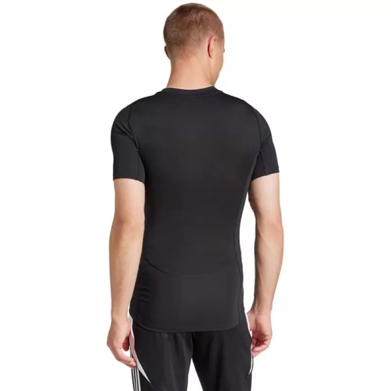 miesten adidas Techfit lyhythihainen t-paita musta JP4674 S