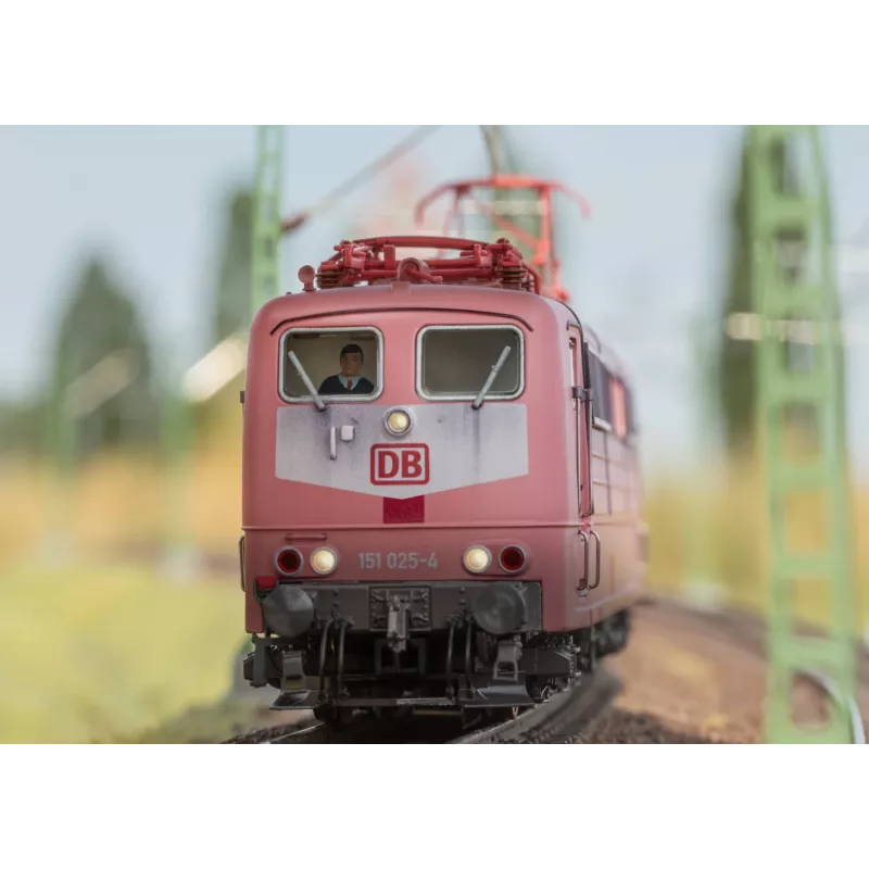Märklin 39136 H0 sähköveturi BR 151 DB orientinpunainen, mfx+-dekooderi, pituus 22,4 cm