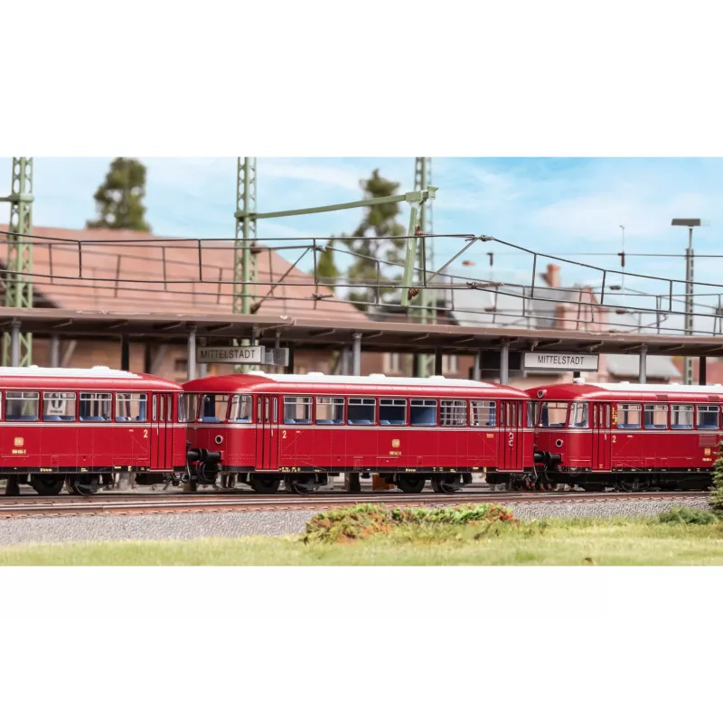 Märklin 041981 H0 DB sarja 998.0 kiskobussin perävaunu virkaosastolla