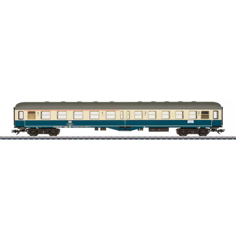 Märklin 43127 H0 pikajunan matkustajavaunu ABymb 411 DB:ltä