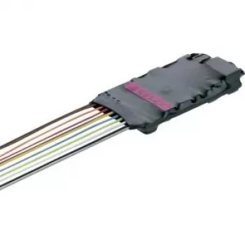 Märklin 60987 mSD/3 sähköveturin äänidekooderi johtosarjalla