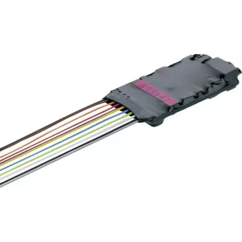 Märklin 60986 mSD/3 dieselveturin äänidekooderi liitäntäkaapelilla