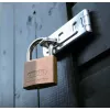 ABUS 85/40 messinkinen riippulukko karkaistulla terässalvalla, 40 mm, samalla avaimella, 2 avainta 806308