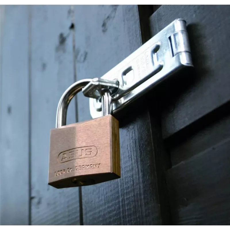 ABUS 85/40 messinkinen riippulukko karkaistulla terässalvalla, 40 mm, samalla avaimella, 2 avainta 806308