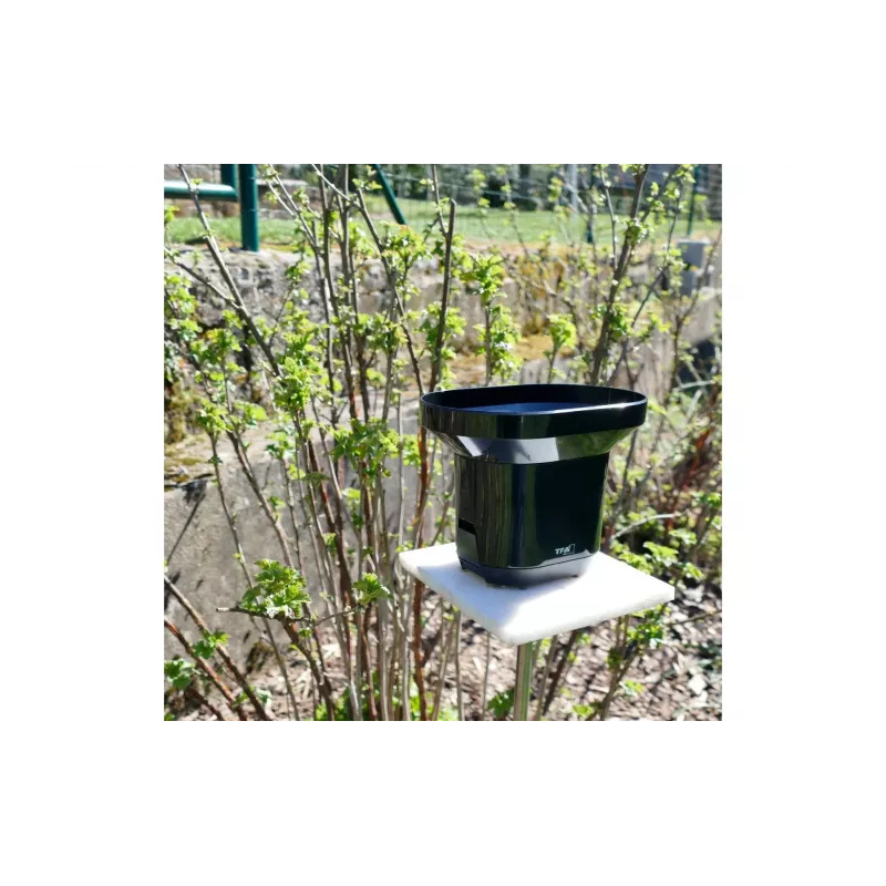 TFA Dostmann 30.3233.01 langaton sadeanturi, 433 MHz, 0–300 mm/h, 0,1 mm erottelukyky, valkoinen