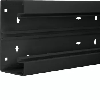 Hager BR6513019011 kaapelikanavan alaosa 2000 mm x 130 mm musta