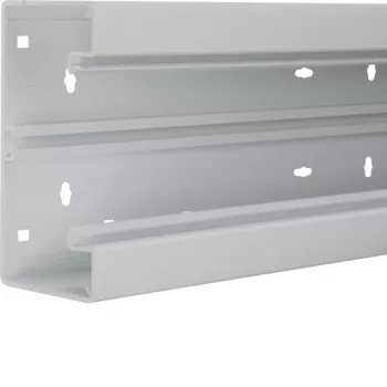 Hager BR6517017035 kaapelikanava alaosa, PVC, vaaleanharmaa, 65x170mm, 80mm syvyys, 2500mm pituus