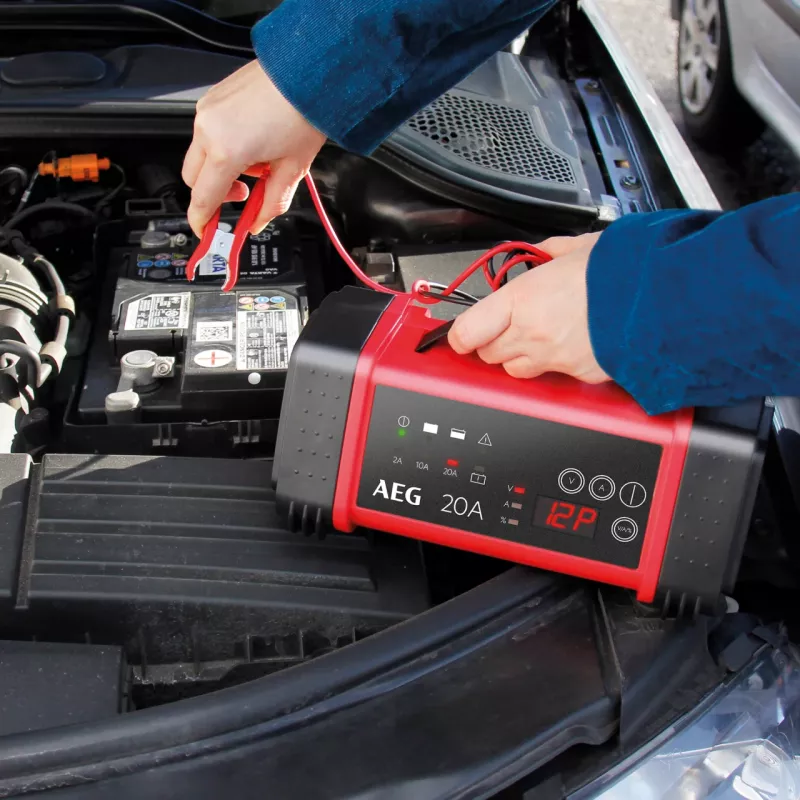 AEG LT20 automaattinen laturi 12V/24V 2A/10A/20A (97025)