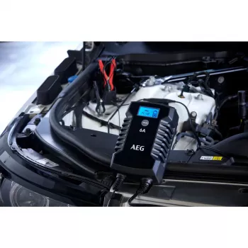 AEG LD6 10617 ajoneuvon akkulaturi 6V/12V 3A/6A LCD-näytöllä