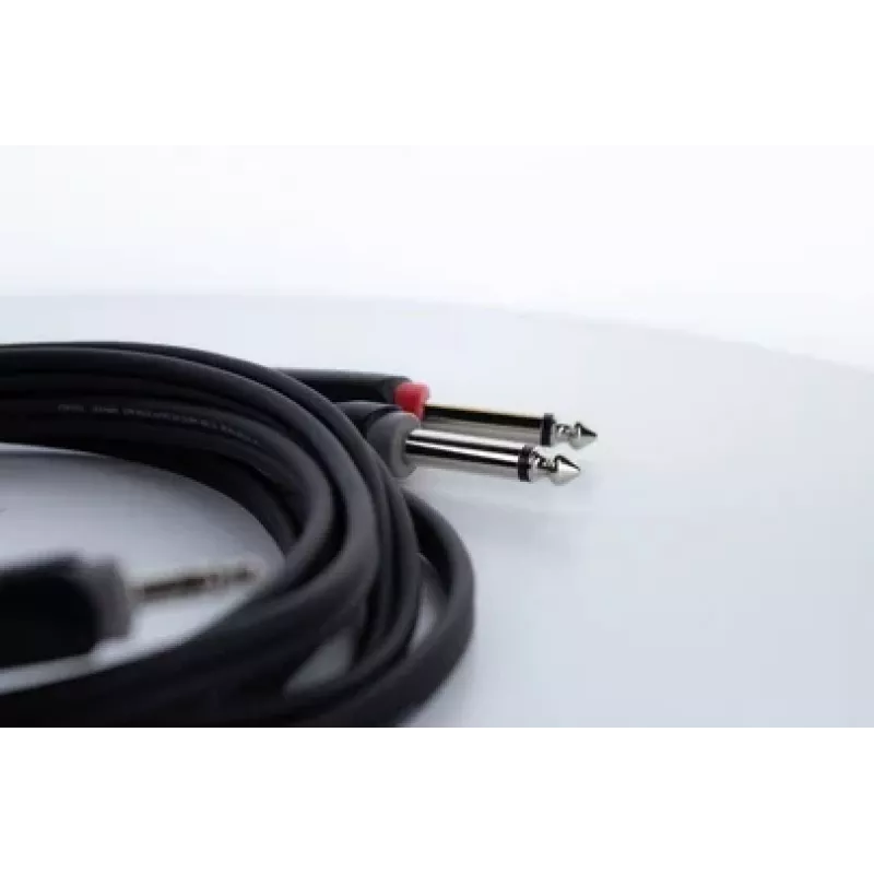 Cordial 14863 audio Y-adapterikaapeli, 3,5 mm TRS -plugi 2x XLR -plugi, 0,3 m, PVC, musta