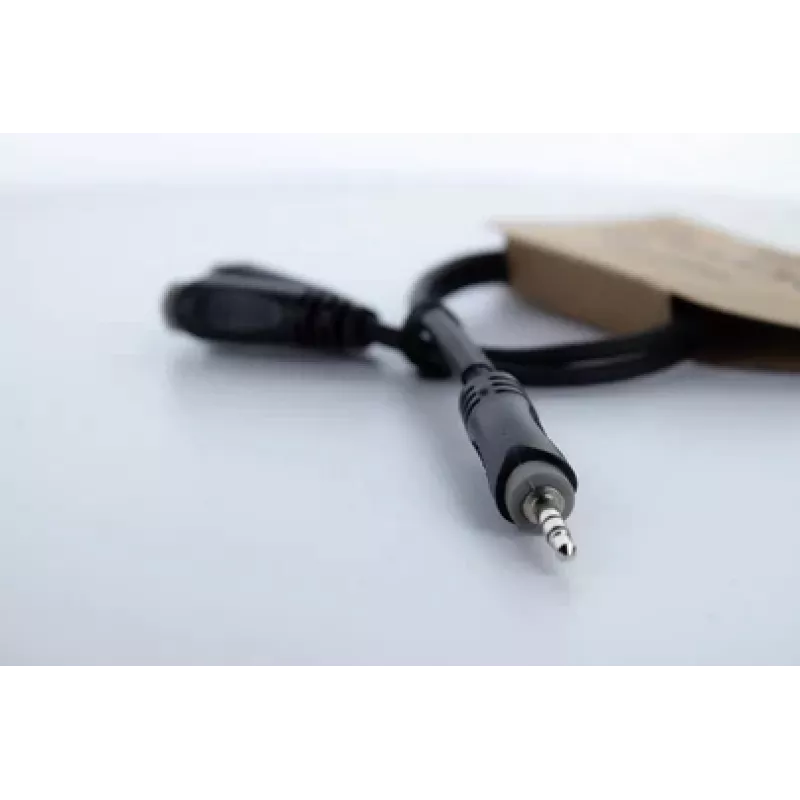 Cordial 14883 3,5 mm stereo Y-adapterikaapeli, 1x plugi uros 2x plugi naaras, 0,3 m, musta