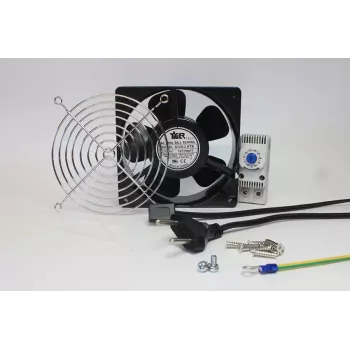 IT-BUDGET täysi sarja IT-kaapin tuuletin termostaatilla - 160 m³/h ilmavirta - 230 V - 1 tuuletin, suojaritilä, kaapeli, termostaatti, ruuvit (90ITBLUESET1T)