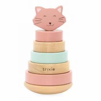 Trixie puinen pyramidi, kissa, 12 kuukauden iästä