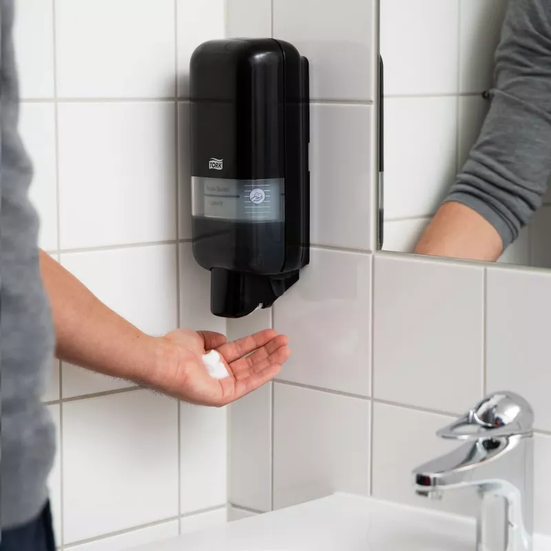 TORK Elevation S4 nestesaippua-annostelija 564508 musta muovi 1,0L