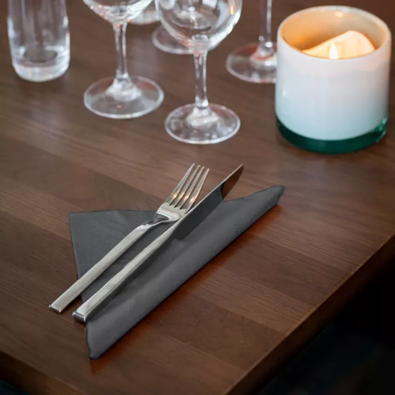 TORK Soft Dinner Advanced antrasiitti 3-kerroksiset lautasliinat 39 x 39,5 cm, 100 kpl (509401)