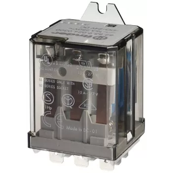 Finder 62.83.9.220.4009 pistokerele 220V DC 16A 3 vaihtokosketinta