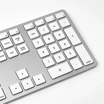 Matias johdollinen USB-C-näppäimistö Macille – hopea – U.S. versio (FK316CS)