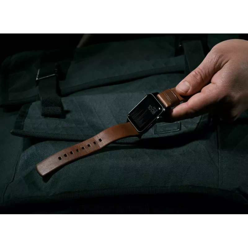 NOMAD Modern Band - Horween nahkaranneke Apple Watch 46mm/49mm (Rustic Brown, musta laitteisto)