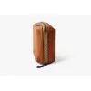 Bellroy Tech Kit Compact – pronssi tekniikan tarvikkeiden järjestäjä