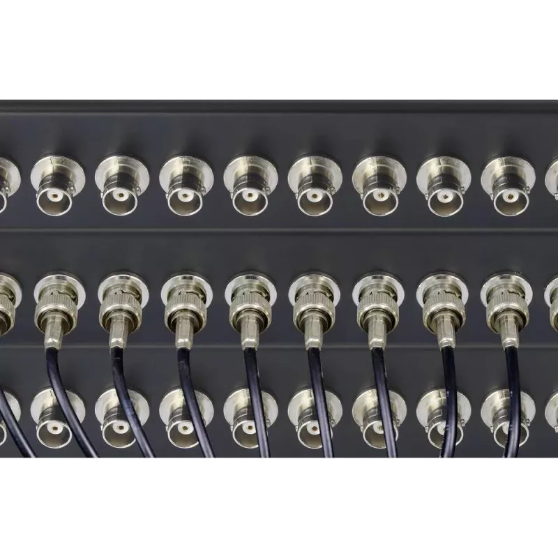 Renkforce RF-4541184 19 tuuman 1U rack-asennettava BNC-patch-paneeli, 16 porttia, musta