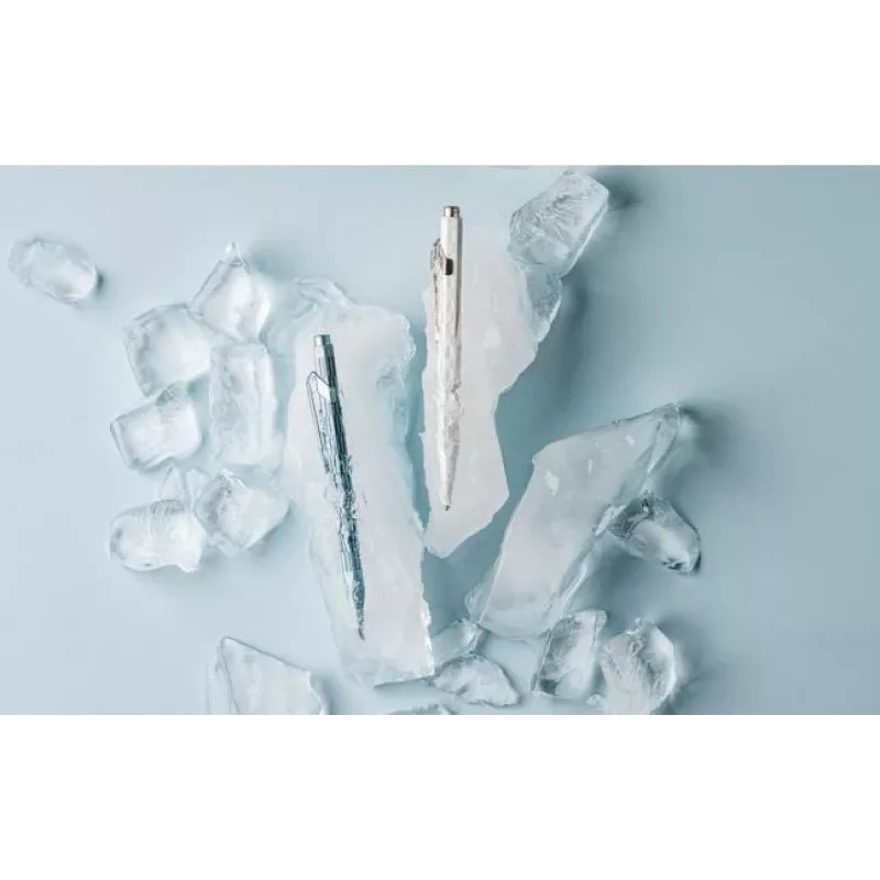 Caran d'Ache 849 kuulakärkikynä Alpine Frost sininen medium musta NM0849.225