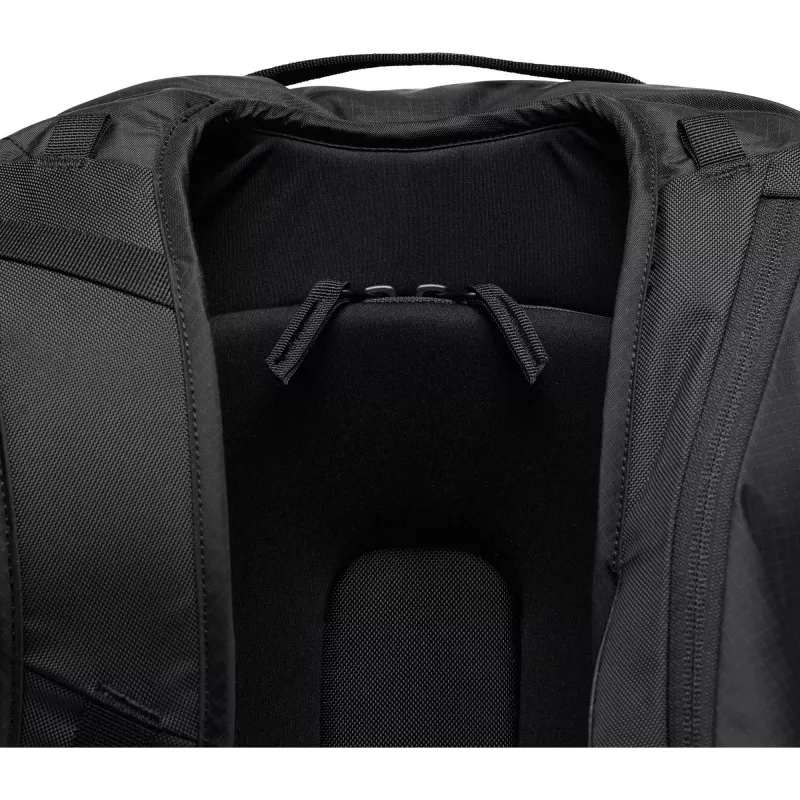Black Diamond Dawn Patrol 32 S/M musta reppu