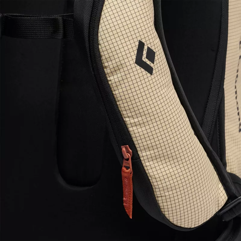 Black Diamond Dawn Patrol 25 M/L reppu, beige/musta