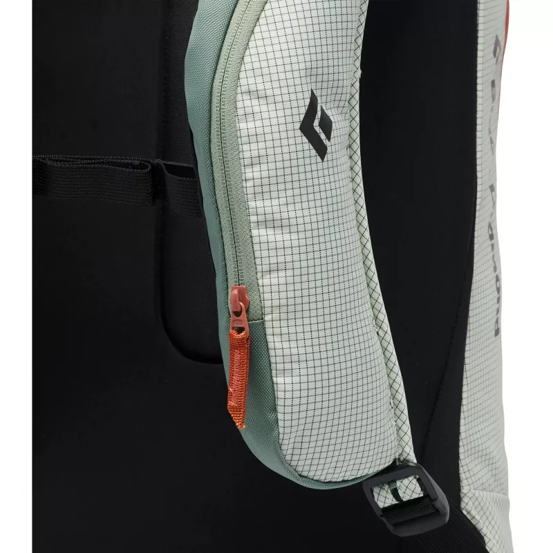 Black Diamond Dawn Patrol 15 S/M vaaleanvihreä/musta reppu