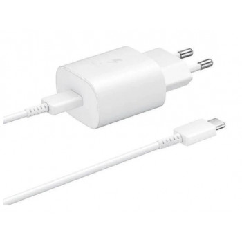 Samsung matkasovitin TA800 USB-C - USB-C -kaapelilla, valkoinen