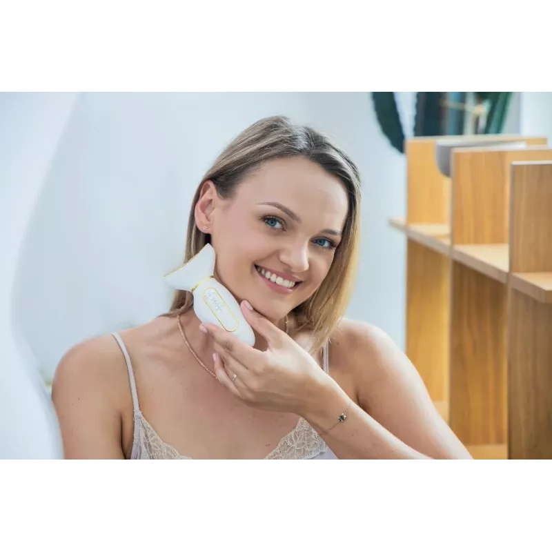 Innogio Gioperfect kasvojen ja niskan hierontalaite nosto- ja EMS-toiminnolla GIO-735