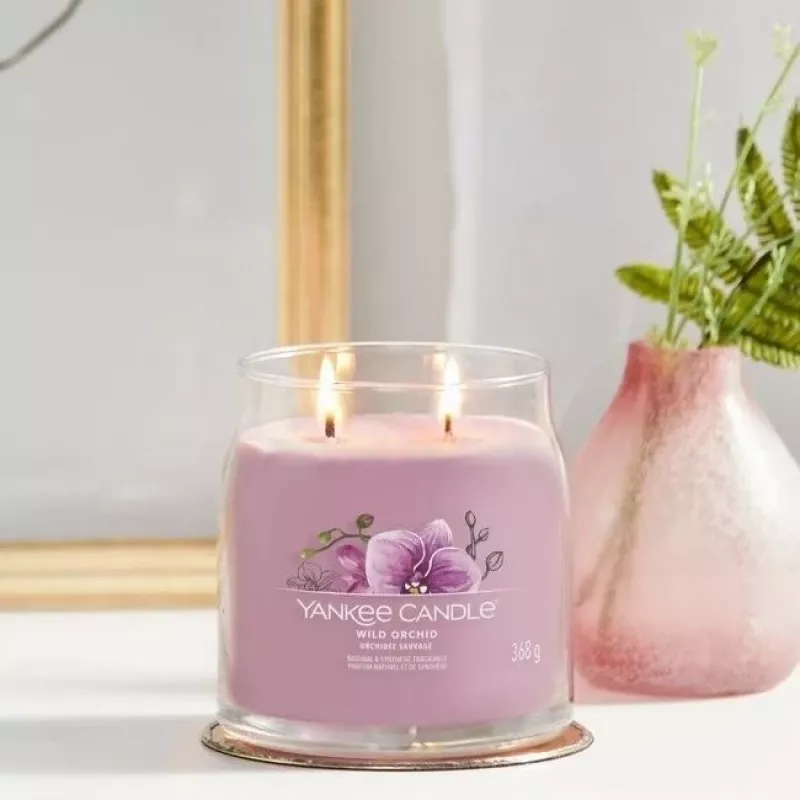 Yankee Candle Wild Orchid kynttilä, keskikokoinen