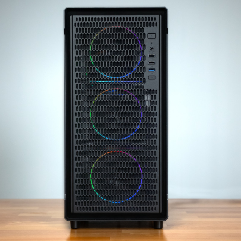 Kolink AM2 ARGB Midi Tower -tietokonekotelo, ATX, karkaistu lasi, 4x 120 mm tuuletinta mukana, musta