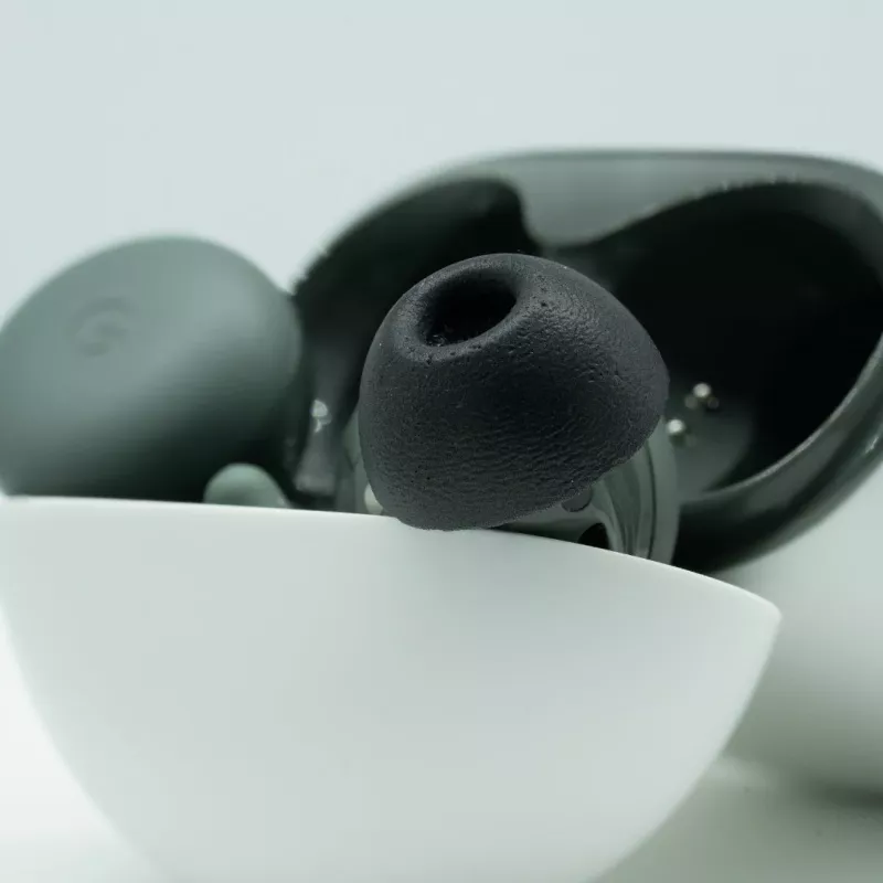 Comply korvakärjet Google Pixel Buds- ja Pixel Buds A-Series -kuulokkeisiin, keskikokoinen (M)