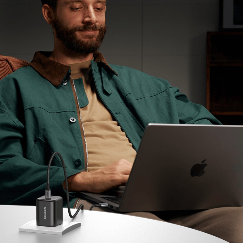 Ugreen X526 laturi 45 W, 2 x USB-C, GaN, musta