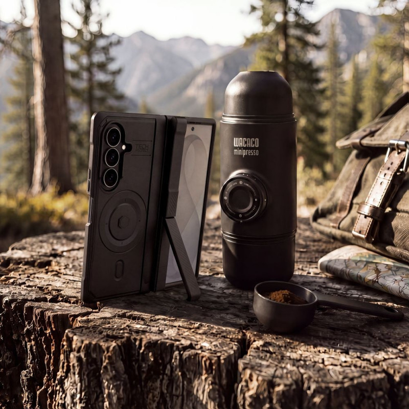 Tech-Protect Kevlar Pro MagSafe -suojakuori Samsung Galaxy Z Fold 8 Ultra -puhelimelle, musta