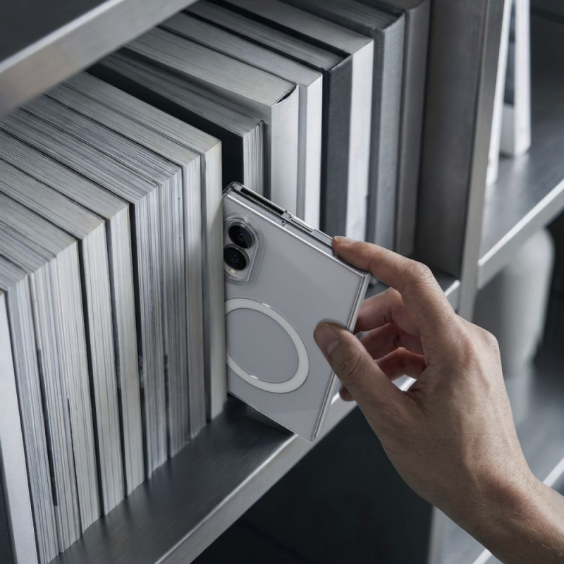 Spigen AirSkin MagSafe -kuori Samsung Galaxy Z Fold 8 -puhelimelle, kirkas/valkoinen