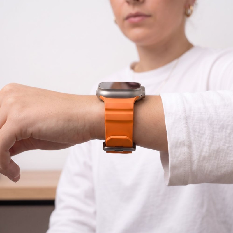 Tech-Protect Motion Apple Watch 8 / 9 / 10 / 11 / 12 / SE / Ultra 44/45/46/49 mm -ranneke, Signal Orange