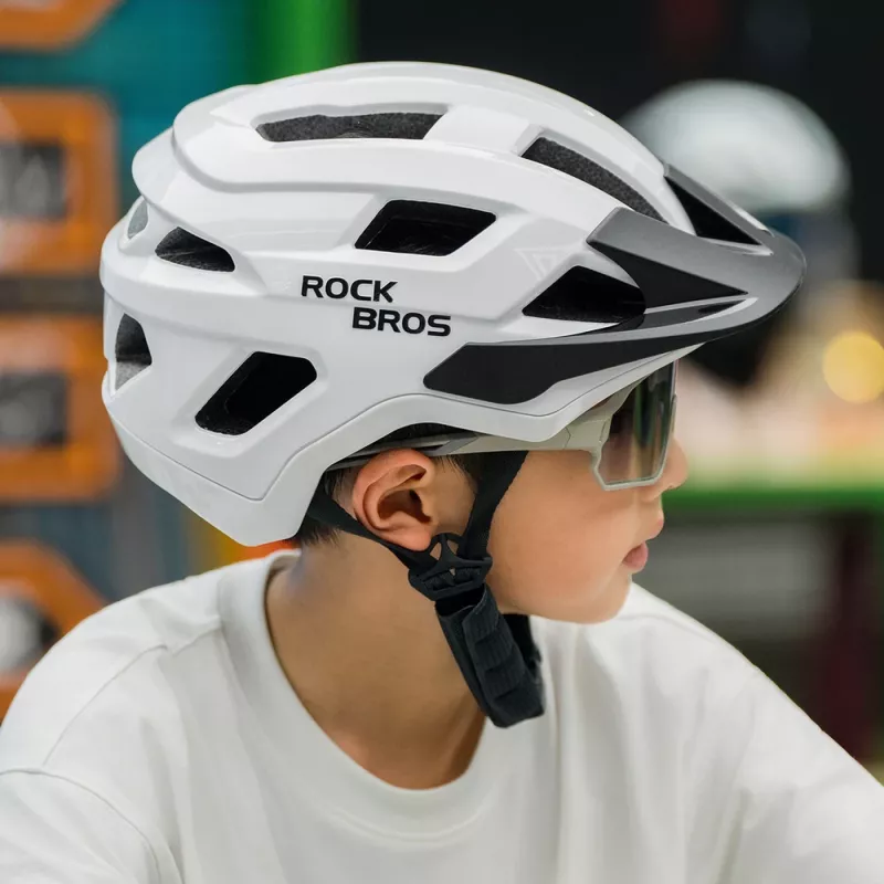 Rockbros LK-67 Nuorten pyöräilykypärä irrotettavalla visiirillä, 54-58 cm, valkoinen