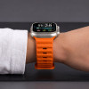 Tech-Protect Silicone Line Apple Watch 8 / 9 / 10 / 11 / 12 / SE / Ultra 44/45/46/49 mm -ranneke, oranssi