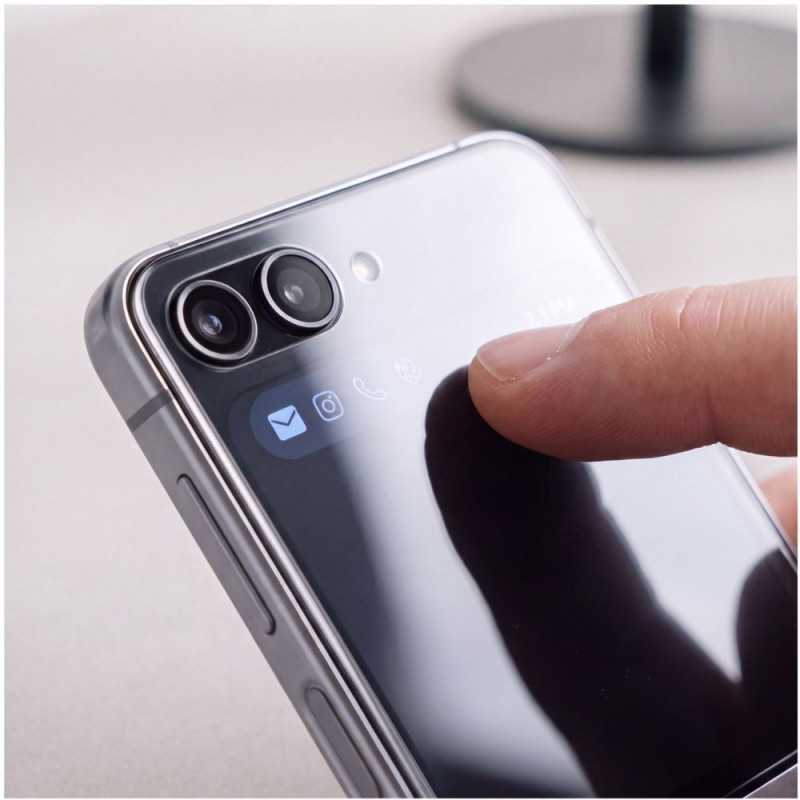 Tech-Protect Easy Set Foil & Glass Fit+ 4in1 näytönsuojaus Samsung Galaxy Z Flip 7 / 8 -puhelimelle, kirkas (2+2 kpl)