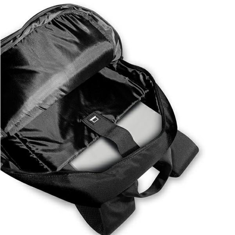 BMW BMBP15COCARTCBK reppu 16", Carbon Tricolor, musta