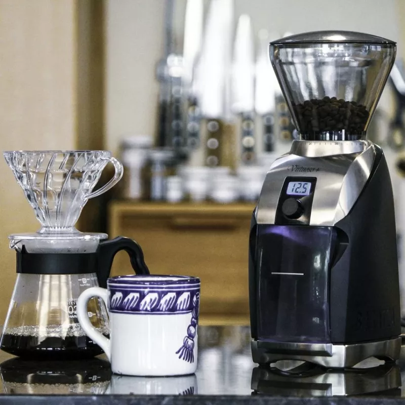Baratza Virtuoso+ 70 W kartiomyllyllä varustettu kahvimylly musta hopea