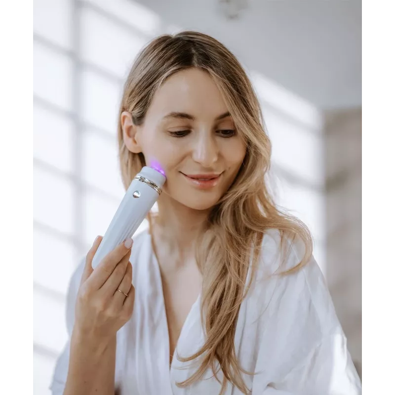 Beautifly Glossy Acne Young Sonic kasvojenpuhdistusharja sinivaloterapialla ja lämmitystoiminnolla, ruusukulta/vaaleanpunainen