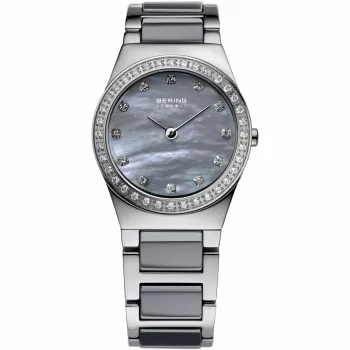 BERING naisten kello 32426-789 (26 mm) - klassinen kvartsi-keraaminen musta