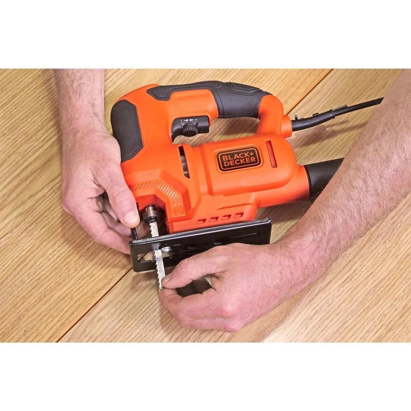 BLACK & DECKER BES603-QS pistosaha 400 W