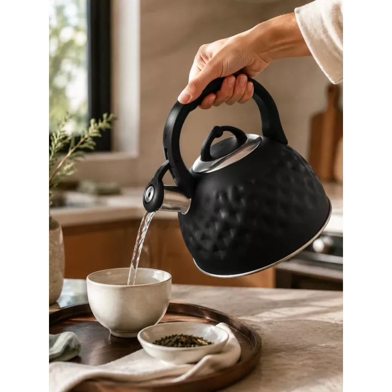 Brock MWK 002 BK La Cuisinette vedenkeitin 2,7L musta/ruostumaton teräs