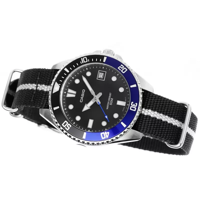 Casio MDV-10C-1A2VEF miesten sukelluskello musta ruostumaton teräs resiini