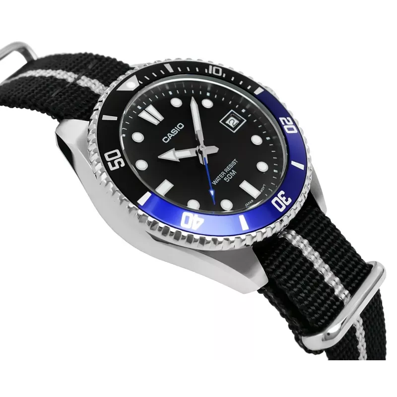 Casio MDV-10C-1A2VEF miesten sukelluskello musta ruostumaton teräs resiini